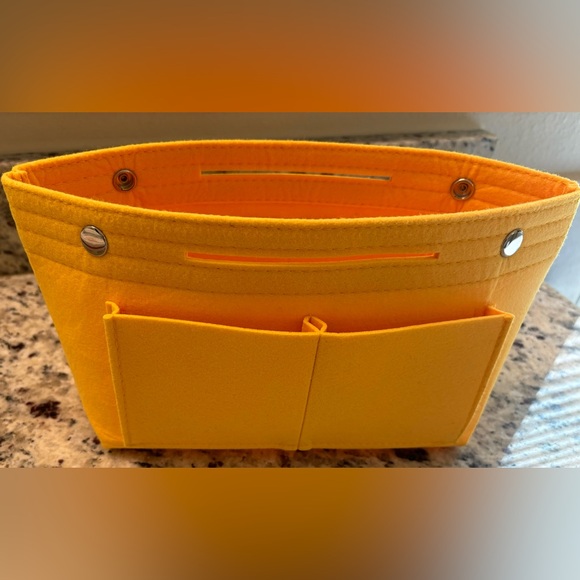 Yellow felt bag organizer- brand new - Picture 4 of 6